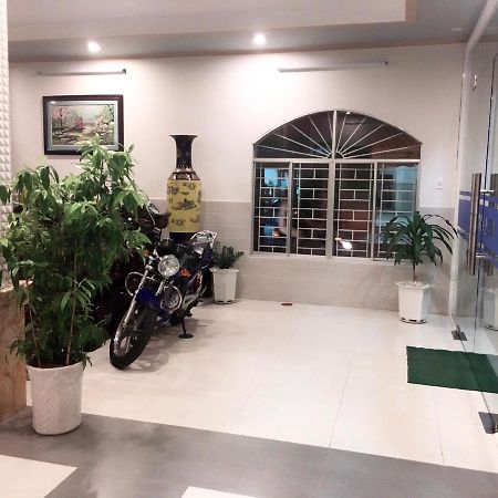Huyen Tran Hotel Кантхо Экстерьер фото