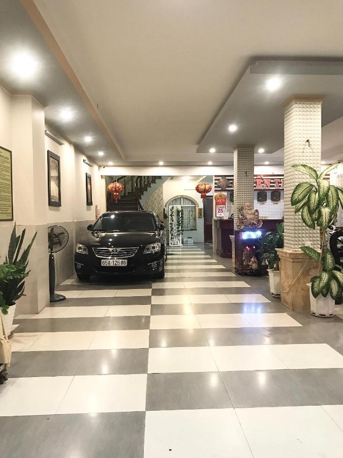 Huyen Tran Hotel Кантхо Экстерьер фото
